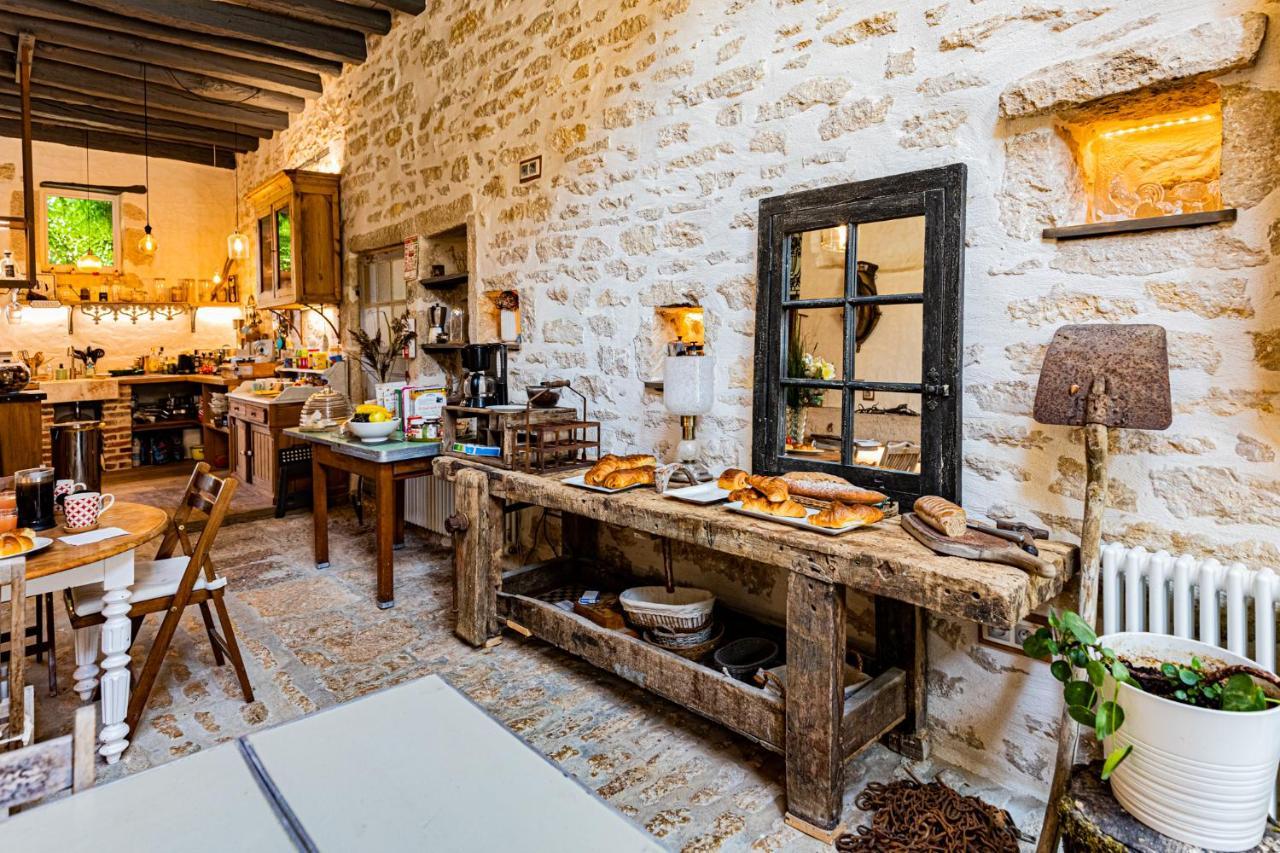 Le Domaine Des Carriers Bed and Breakfast Chevroches Exteriör bild